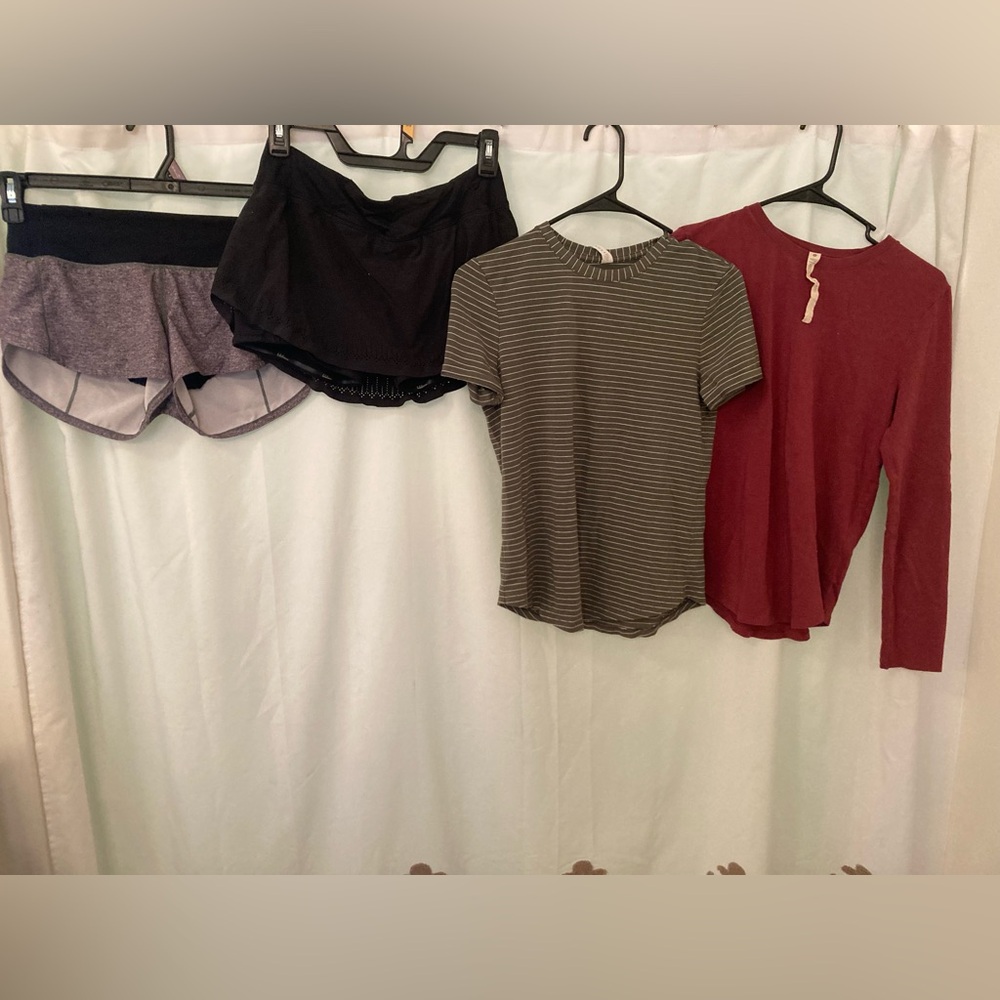 LuLulemon bundle set of 4 items